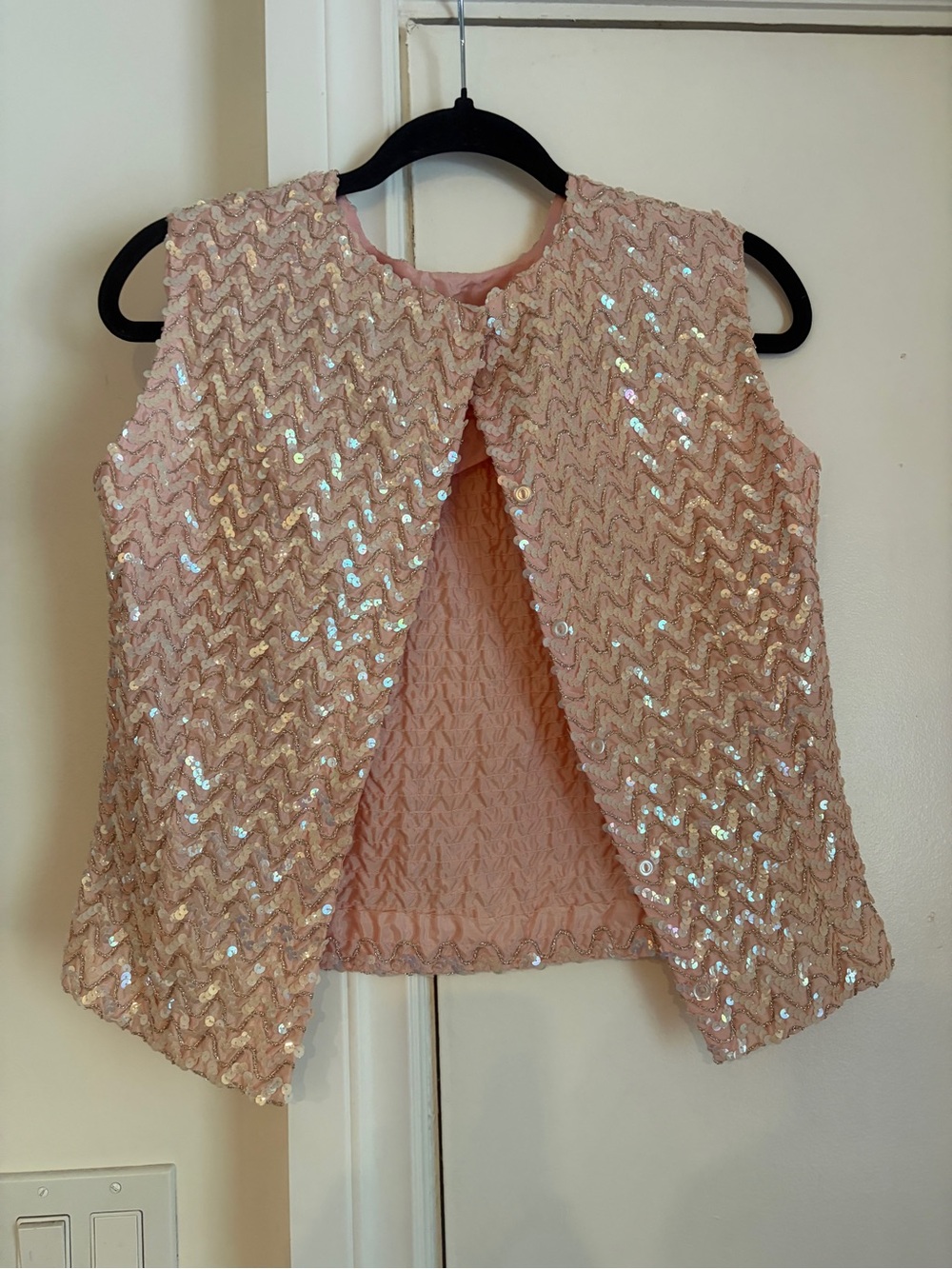 Vintage 70s Pink Sequin Zigzag button closure sleeveless Top - Picture 3 of 16